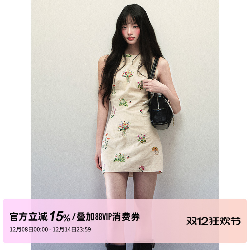 1P STUDIO 亚麻法式花朵刺绣挂脖连衣裙女秋冬收腰露背挖肩无袖裙