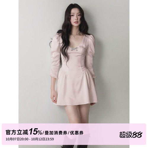 1PSTUDIO 光泽感缎面七分袖U领连衣裙女秋蝴蝶结A字伞裙收腰短裙