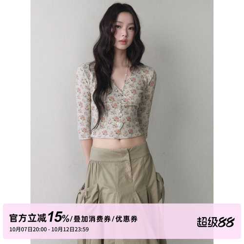 1P STUDIO 玫瑰印花V领短款针织衫女秋装修身露腰七分袖针织上衣