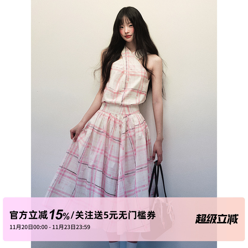 1P STUDIO 粉线条格纹交叉领口挂脖上衣长款半身伞裙两件套装秋冬