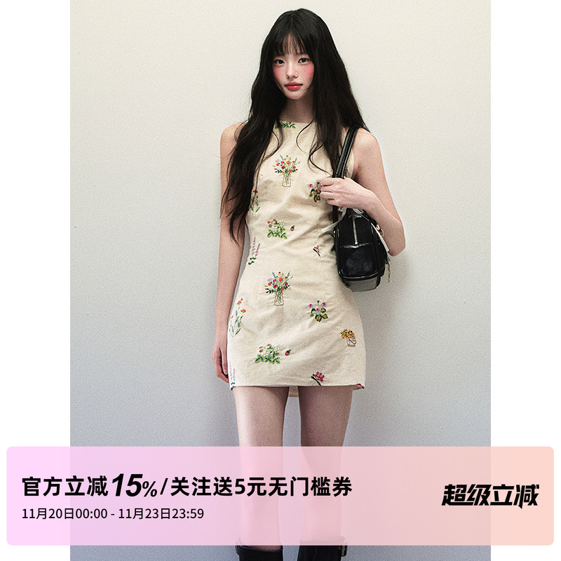 1P STUDIO 亚麻法式花朵刺绣挂脖连衣裙女秋冬收腰露背挖肩无袖裙