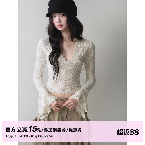 1P STUDIO 米白色镂空蕾丝花边V领上衣女秋冬喇叭长袖短款打底衫
