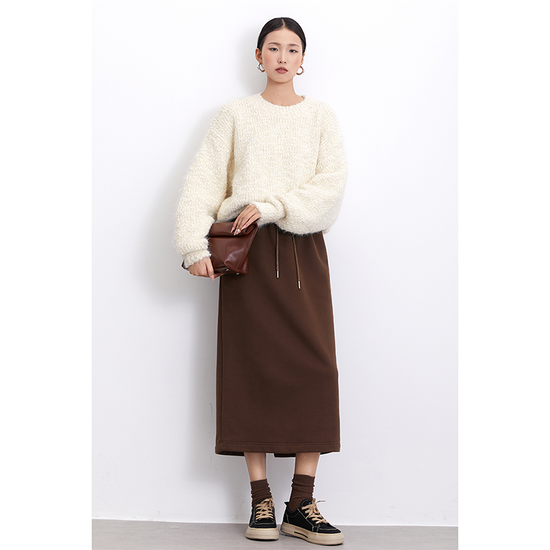 CR半身裙卫裙运动百搭休闲松紧腰时尚女装后开衩焦糖2025秋冬新款