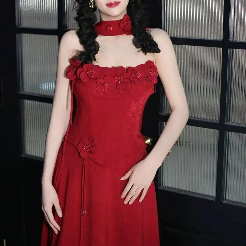 红色优雅小众花朵抹胸敬酒服新娘晨袍订婚结婚喜庆生日宴会晚礼服图片