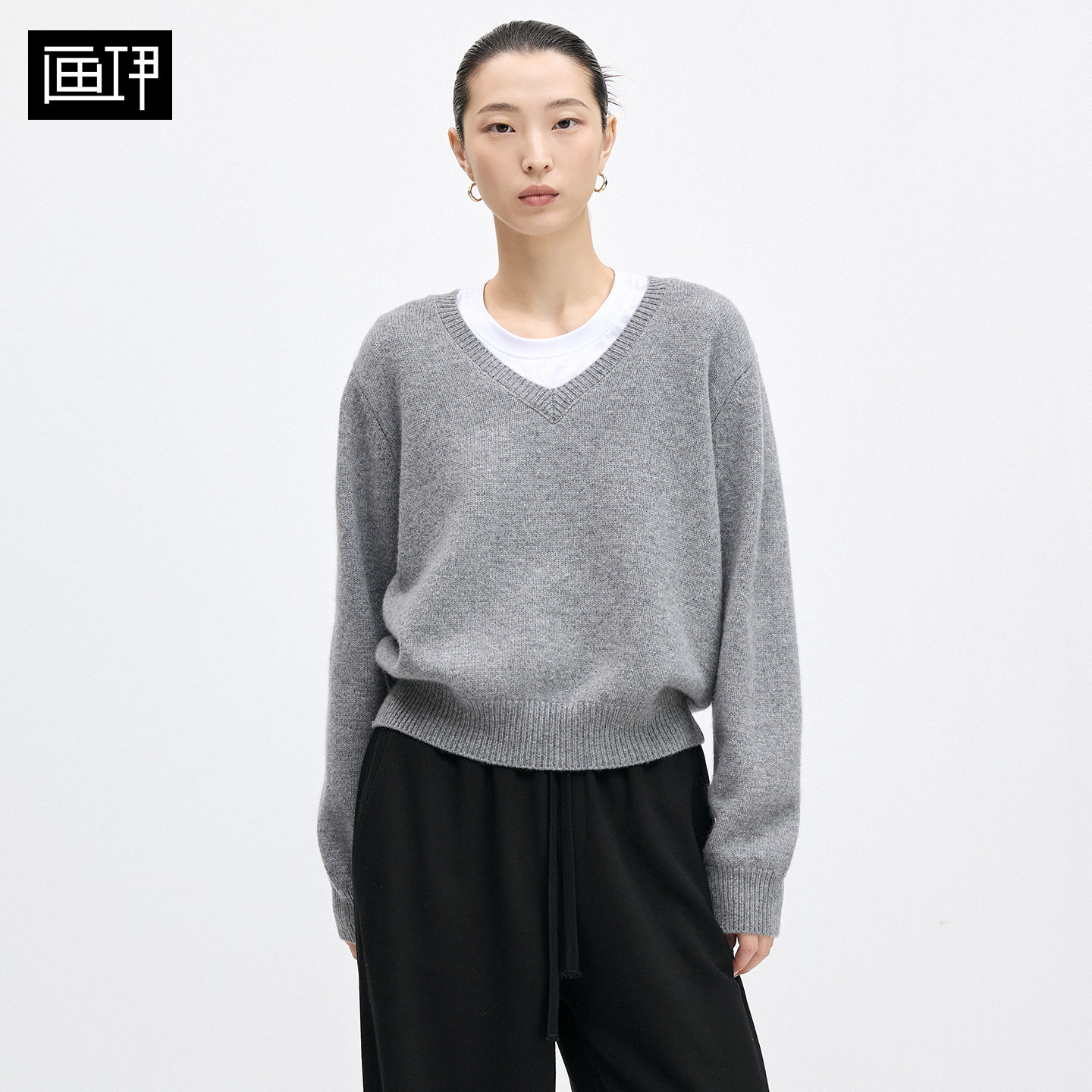 画伊2025秋冬新品V领纯羊毛针织衫长袖套头宽松廓形休闲羊毛衫女