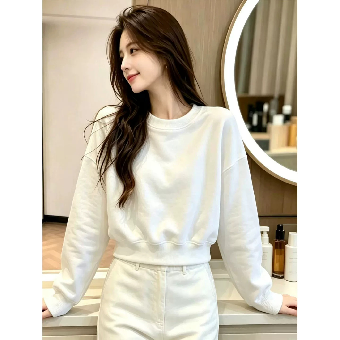 韩系简约圆领纯色卫衣女2026秋季新款白色短款套头百搭上衣极简风