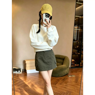 白色圆领短款纯色卫衣女宽松2026新款秋冬季加绒加厚高腰韩版上衣