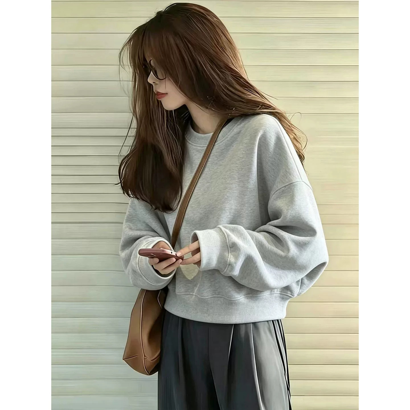 灰色短款无帽卫衣女2026新款纯色韩系秋冬宽松加厚小个子圆领上衣