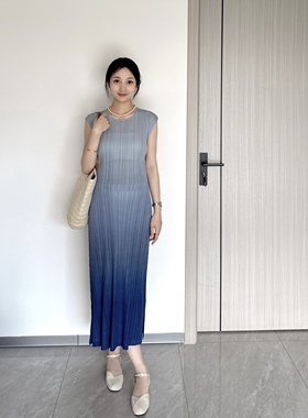 孕妇装夏季渐变色褶皱高级感百搭显瘦A字裙短袖圆领中长款连衣裙