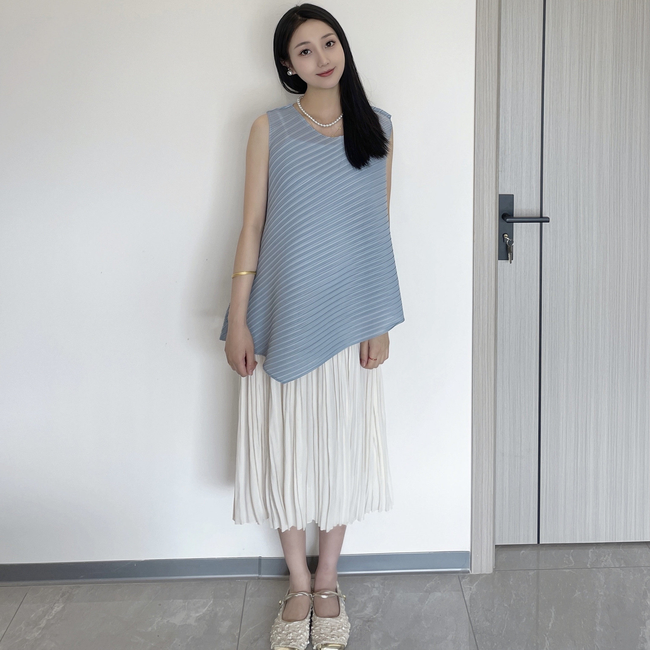 孕妇短袖不规则小众圆领上衣