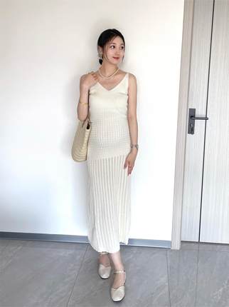 孕妇春夏露背吊带裙纯欲气质白色镂空麻花v领内搭连衣裙包臀A字裙