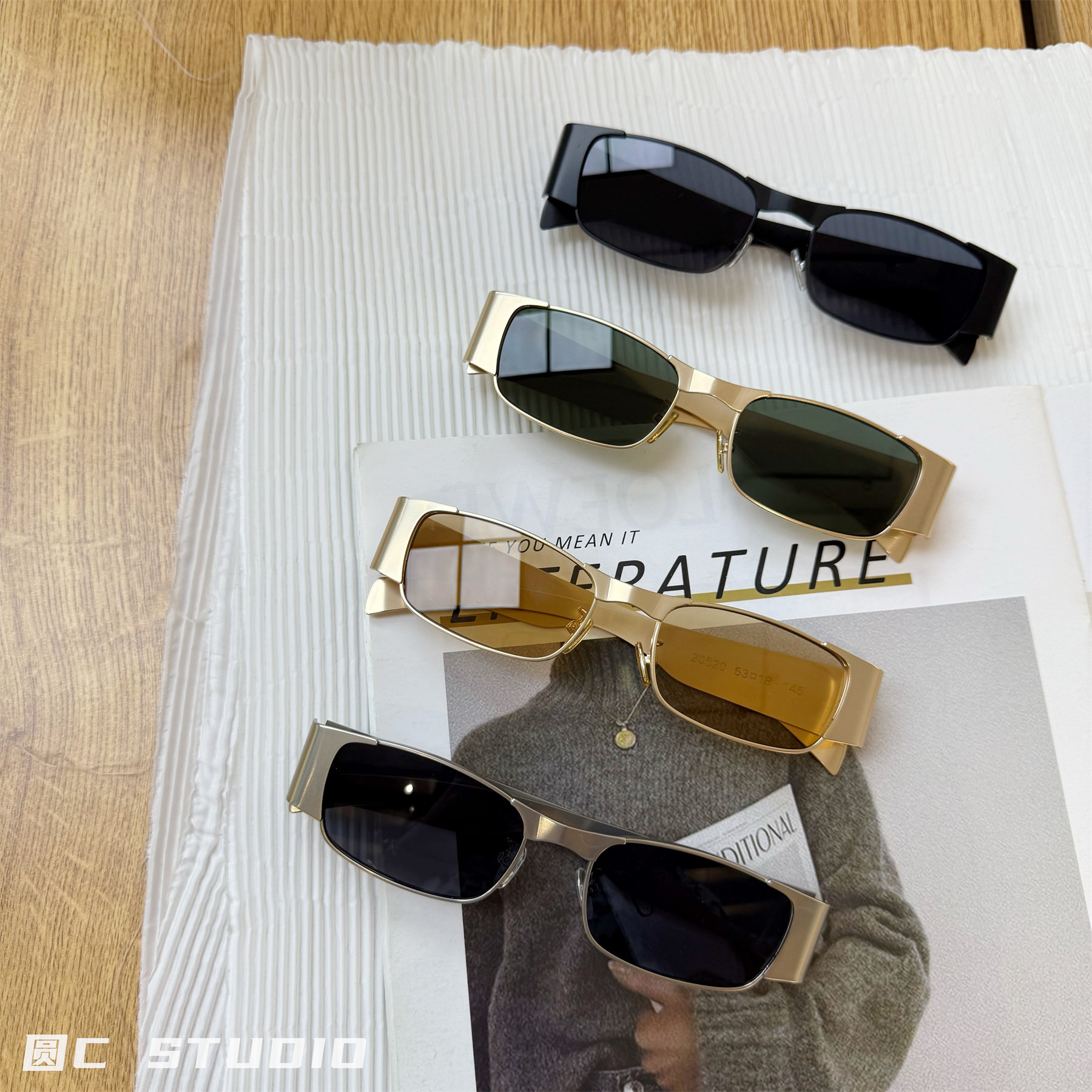 韩版小众复古窄方形金属墨镜潮辣妹凹造型拍照显瘦太阳镜女高级感