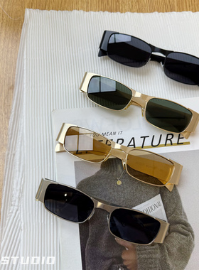 时髦复古金属感太阳镜街拍凹造型