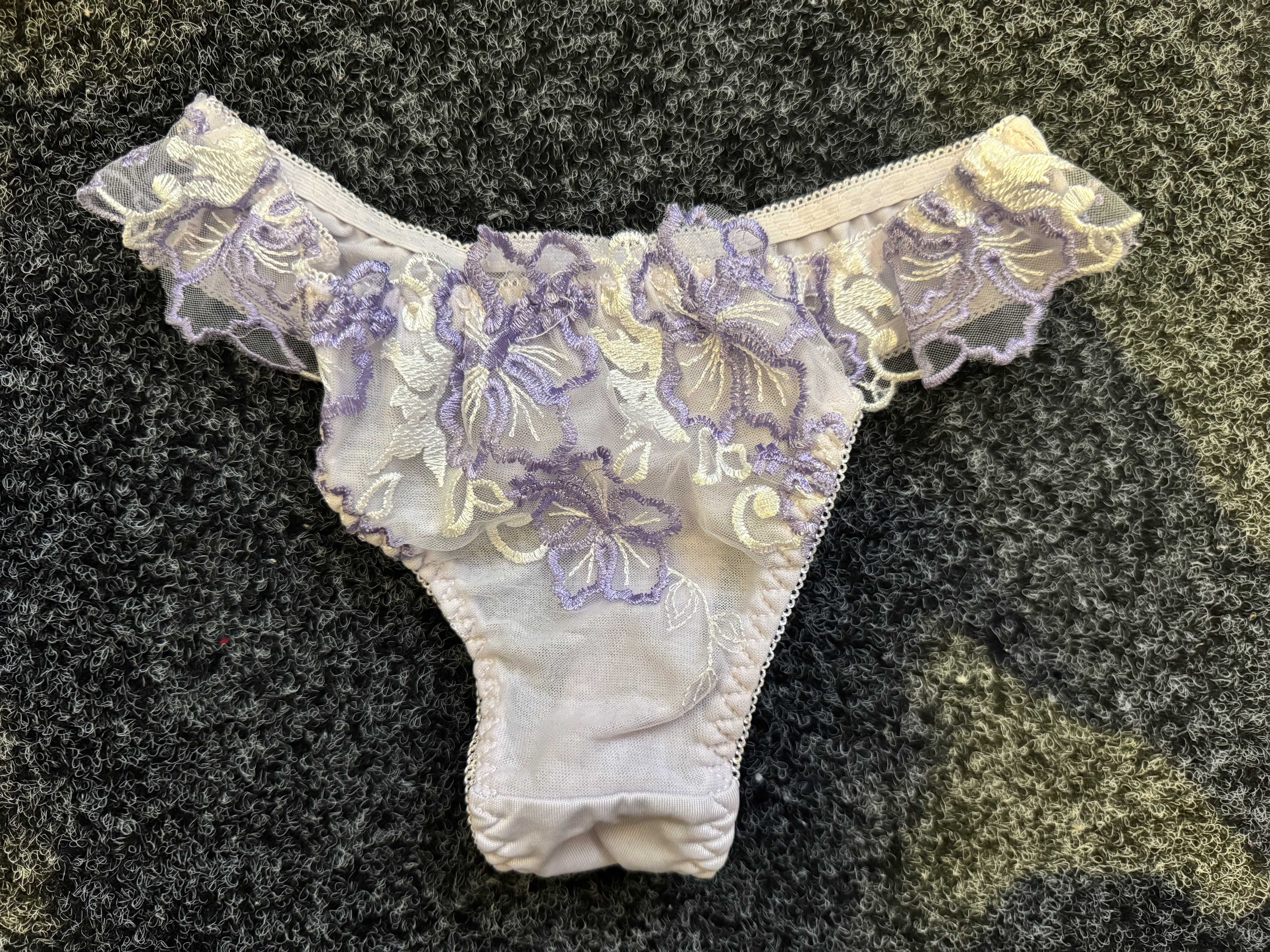 外 高品 高叉性感精致刺绣蕾丝女低腰内裤小码75-115斤 淡紫,女士内衣/男士内衣/家居服,女丁字裤,淘宝优惠券,粉丝福利购,淘宝优惠卷