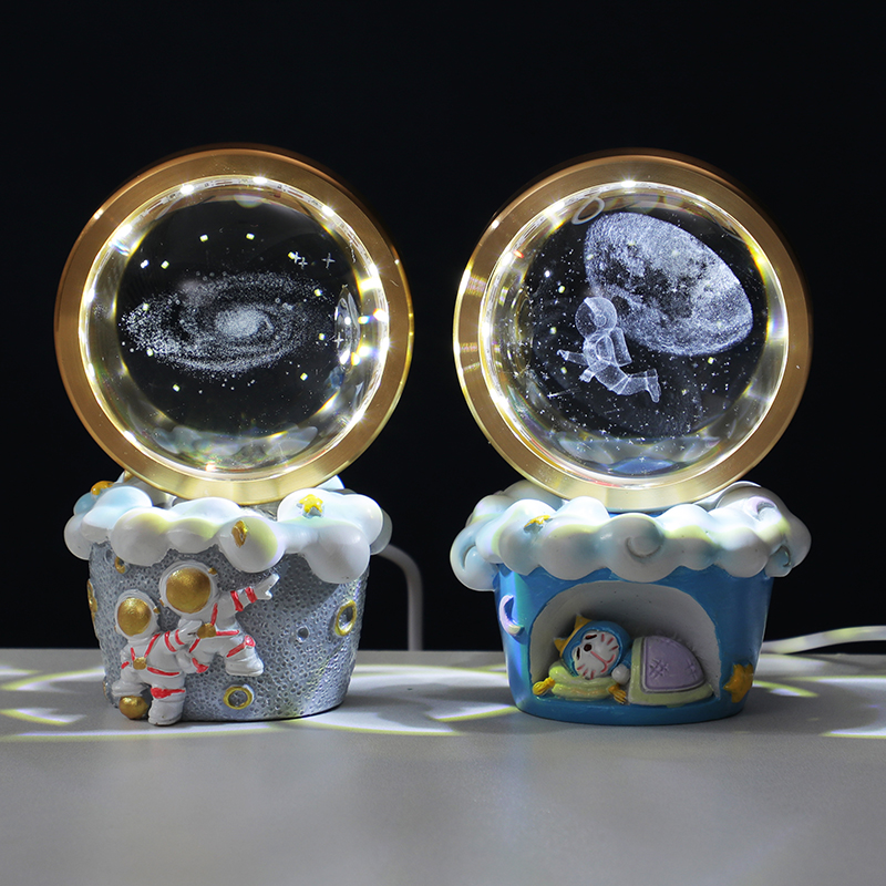 哆啦A梦宇航员水晶球小夜灯摆件