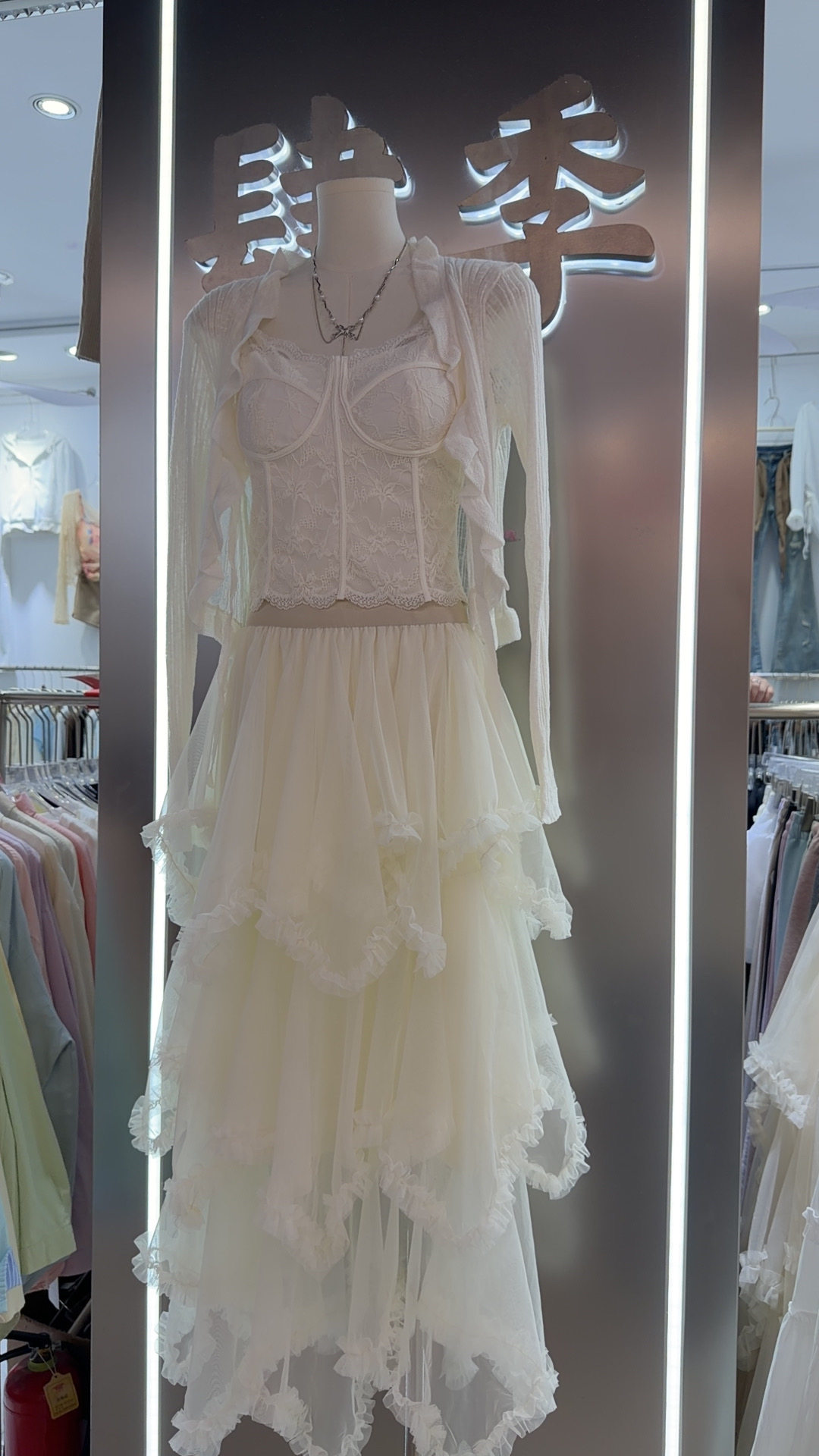 夏季新款韩系别致辣妹蕾丝吊带背心开衫女显瘦不规则半身裙套装潮