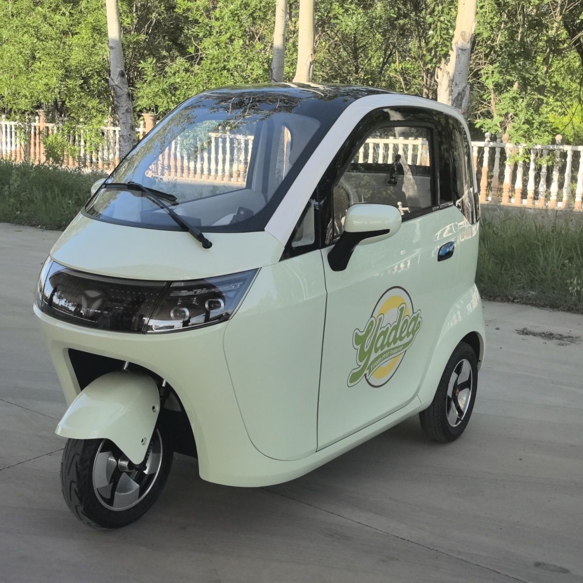 雅迪ev301电动三轮车国标可上牌新款全封闭成人代步车3c认证