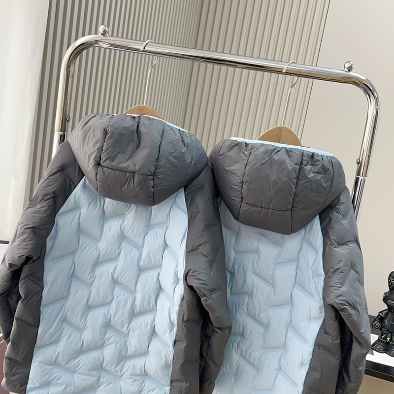 衣身压痕设计儿童连帽羽绒服