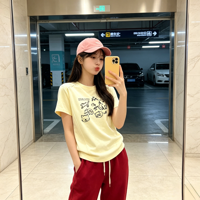 奶黄色减龄正肩鱼骨线设计感宽松休闲百搭小个子短袖T恤上衣女潮