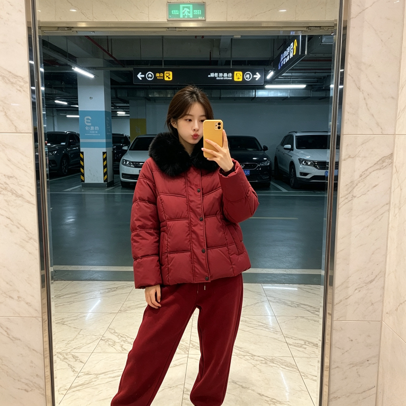 红色收腰显瘦小个子宽松大码大毛领气质加厚保暖防寒棉服外套女潮