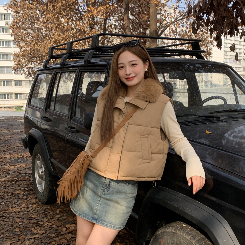 欧货大毛领设计感宽松大码小个子洋气休闲百搭无袖坎肩背心马夹潮
