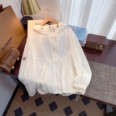 白色夏季薄款冰丝透气连帽设计感双拉链防晒外套女宽松空调衣罩衫