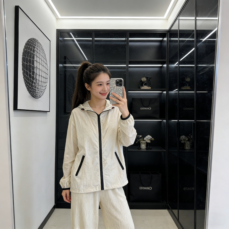 防晒衣外套女夏季薄款冰丝透气设计感宽松大码小个子空调罩衫洋气