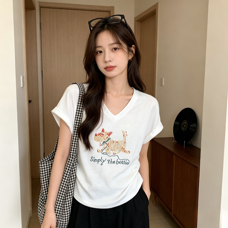 小狗印花减龄设计感掐腰v领正肩休闲百搭小飞袖短袖T恤上衣女洋气