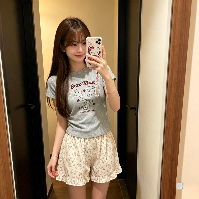 学院风减龄夏季正肩小猫咪印花短袖T恤上衣女修身显瘦气质设计感