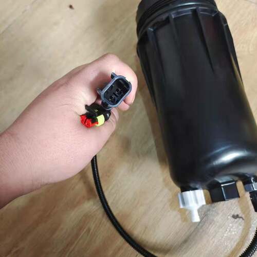重汽汕德卡豪沃T7油水分离器包邮