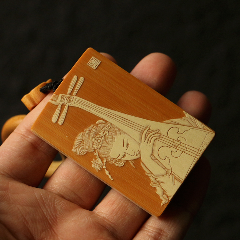 精品名家戚挺飞纯手工留青雕刻仕女图老玉竹文玩手牌竹雕手把玩件