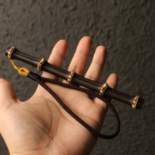 天然满钉紫竹鞭手把件