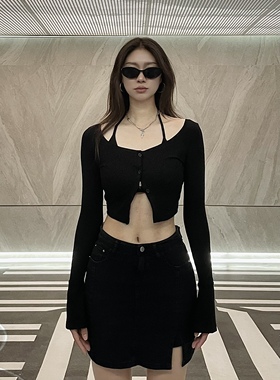 4422辣妹纯欲风修身两件套系带挂脖针织小吊带排扣开叉设计T恤