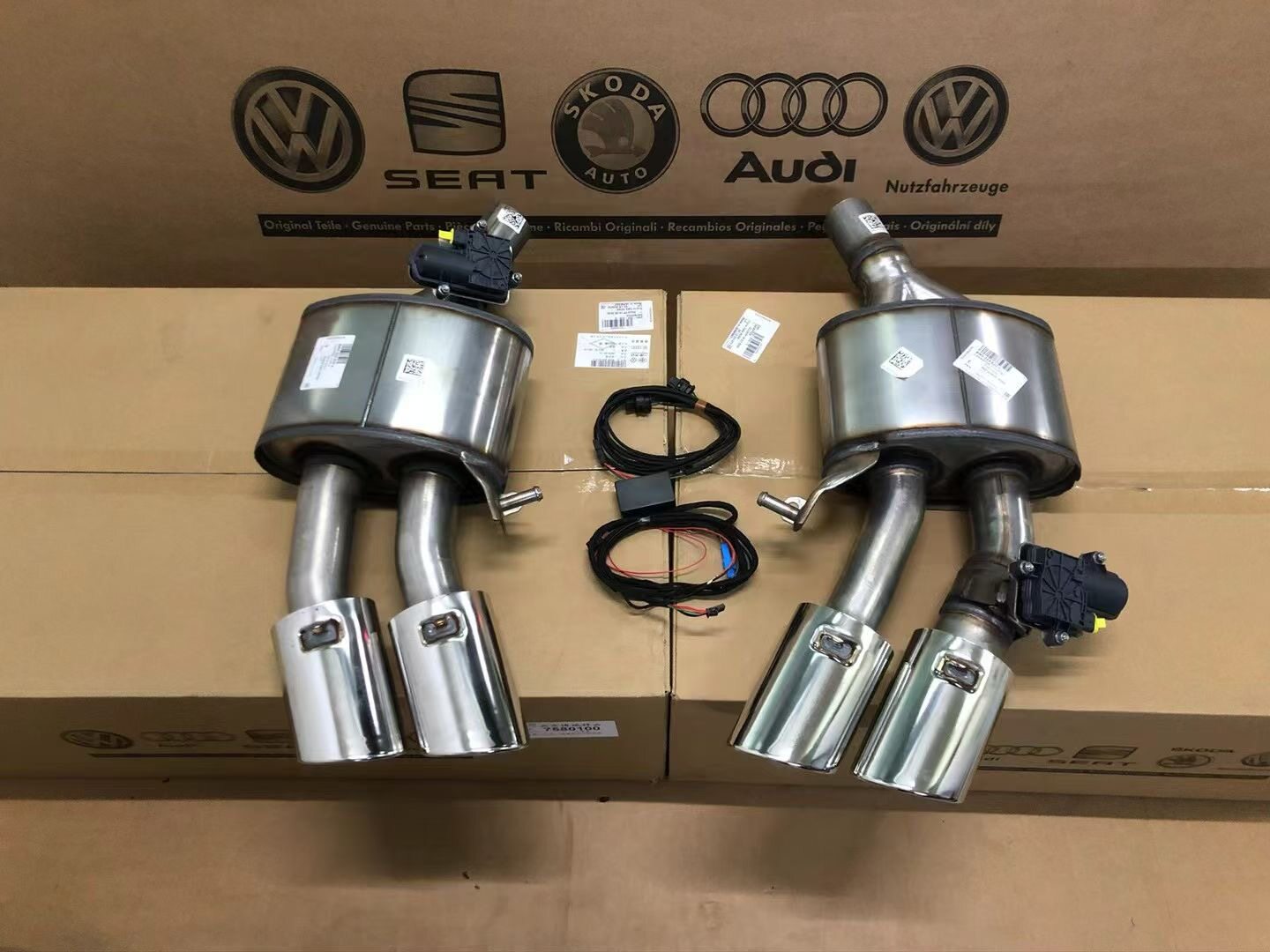 奥迪S4S5原厂排气 A4L A5 A6L A7 改装S5S4原厂排气四出排气管