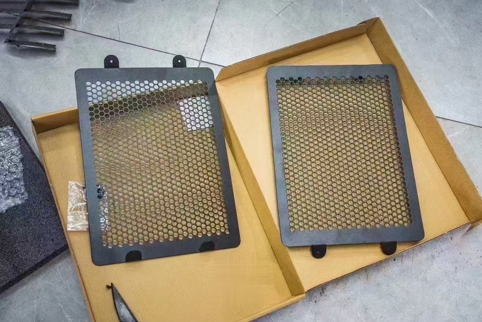 宝马G8X M2 M3 M4内衬防蹭网 宝马内衬防蹭网 G80 G82 G87内衬网