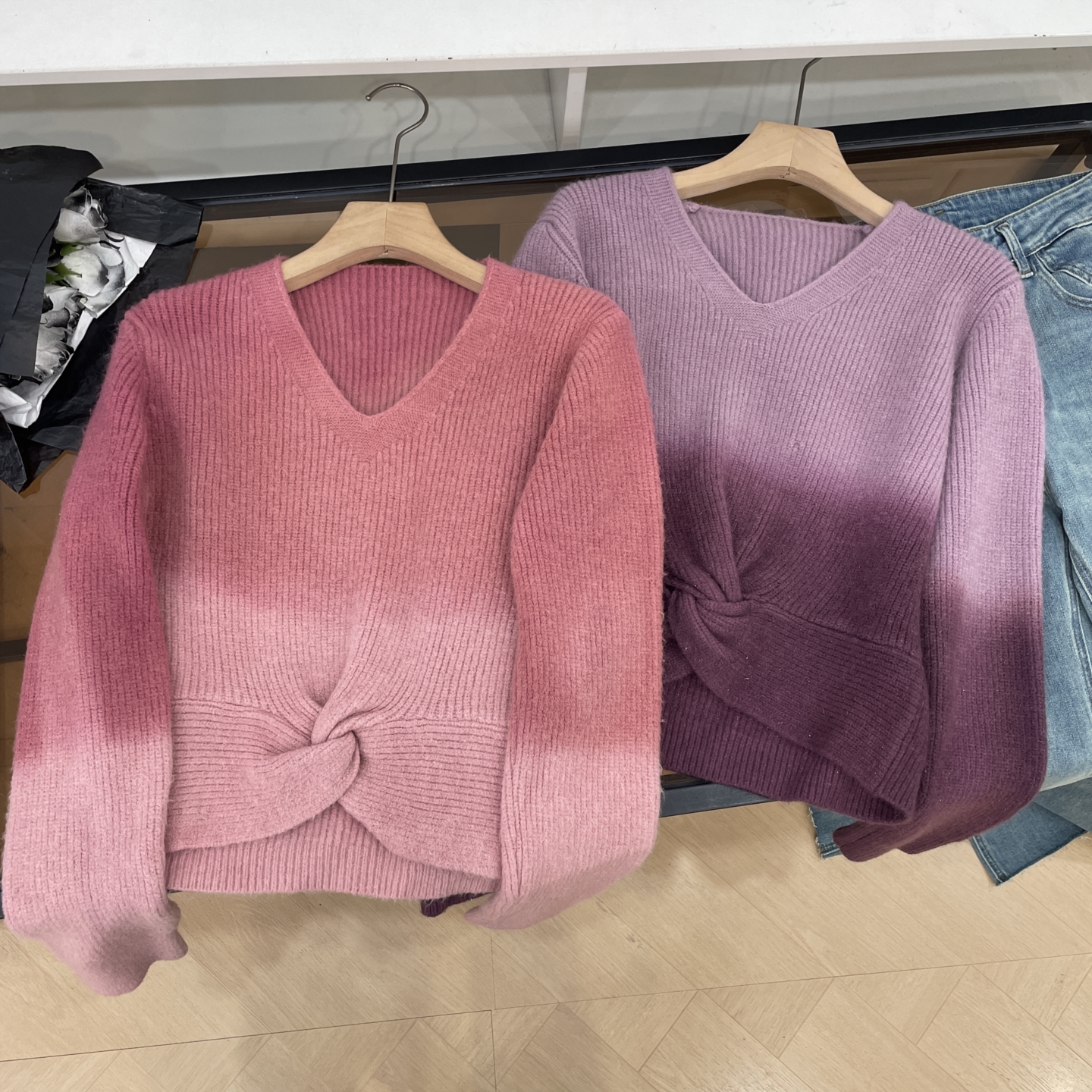 2025年秋季新款时尚百搭高级感收腰显瘦拼接撞色针织上衣J