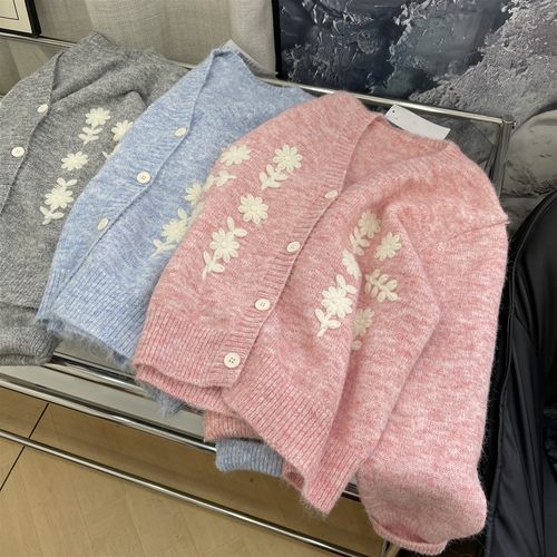 温柔慵懒风立体花朵针织开衫女2025秋冬新款V领宽松显瘦上