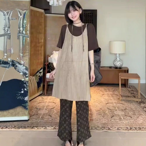 今年流行特惠韩系设计感T恤+吊带裙+碎花阔腿九分裤三件套女2026