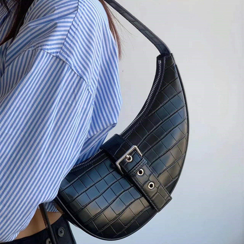 漆皮石头纹月牙腋下包