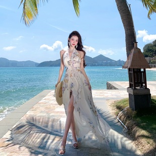 法式挂脖连衣裙女2026新款碎花雪纺长裙荷叶边露背海边长裙子礼服