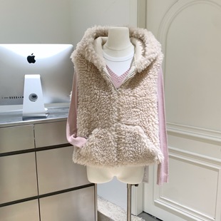 热心芝士侠番茄暖冬羊咩咩皮毛一体羊羔毛连帽马甲仿皮草毛毛外套