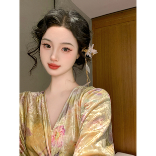 麓津自制《秋收》金丝绒印花烫钻新中式复古v领优雅少女连衣裙
