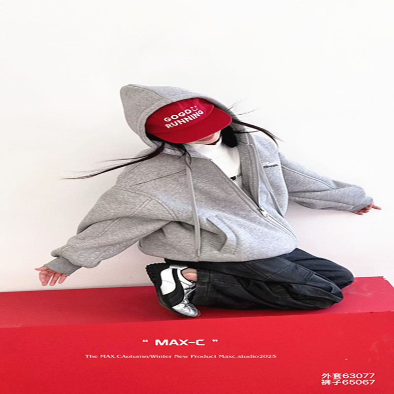 潮牌MAX针织一体绒拉链外套男女童2025冬装新大童亲子经典色帽衫