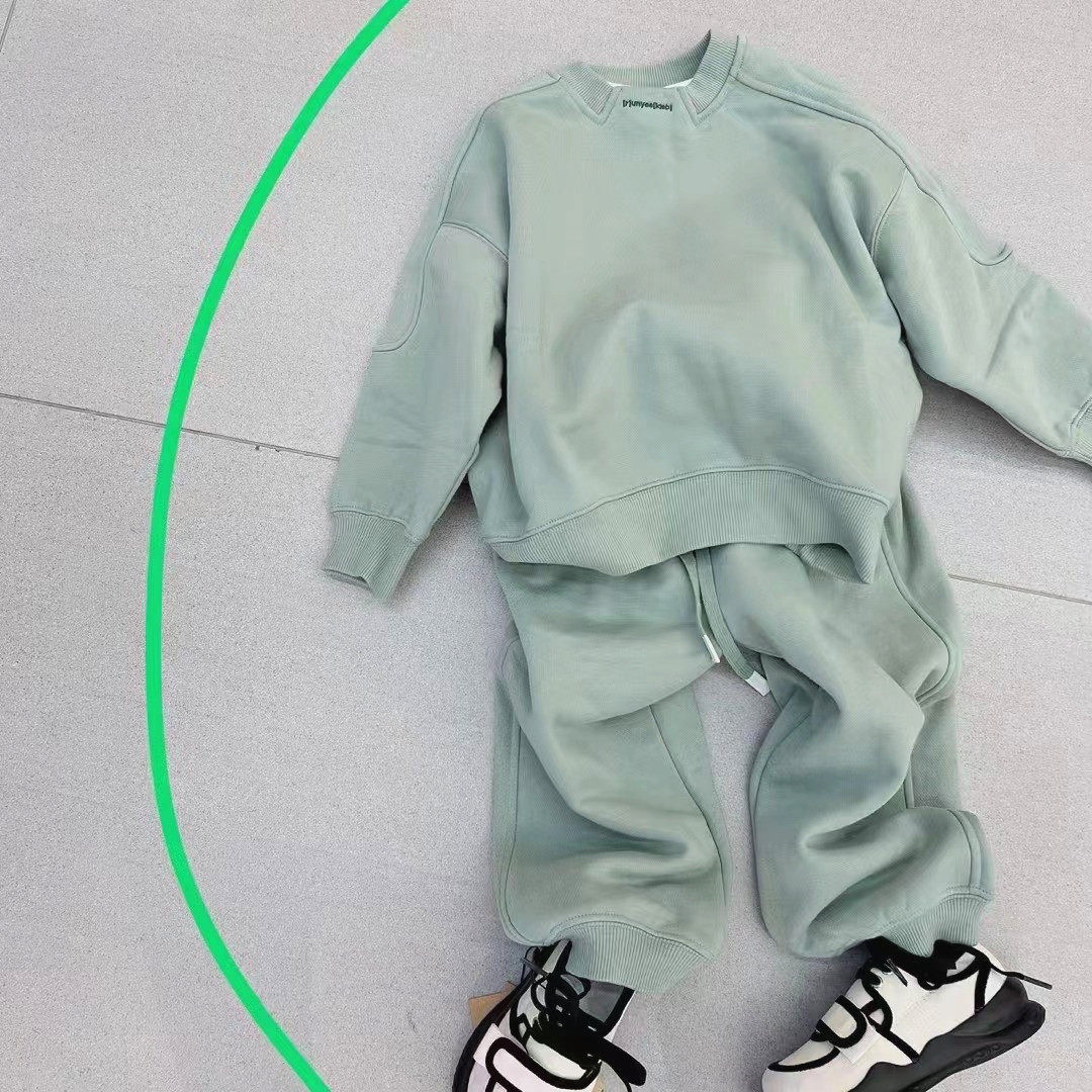 RY后背刺绣加绒套装两色韩国童装25冬款男女中大童儿童运动服亲子