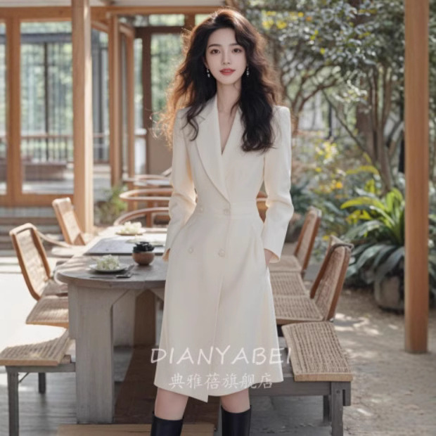 FL240901气场强大女装白色裙子女秋季新款正式场合精致绝美