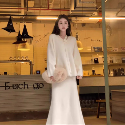 秋冬新款韩系温柔穿搭浣熊绒软糯毛衣针织衫鱼尾半身裙两件套装女