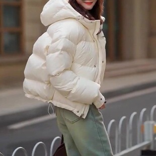 感超好看白色短款棉服女2025冬季时尚保暖肯豆面包棉服厚外套