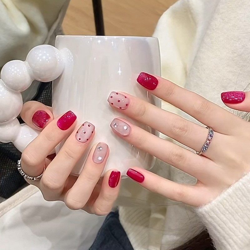 2026年新款儿童美甲穿戴甲感短款火龙果的星星30片假指甲贴片,彩妆/香水/美妆工具,美甲工具,淘宝优惠券,粉丝福利购,淘宝优惠卷