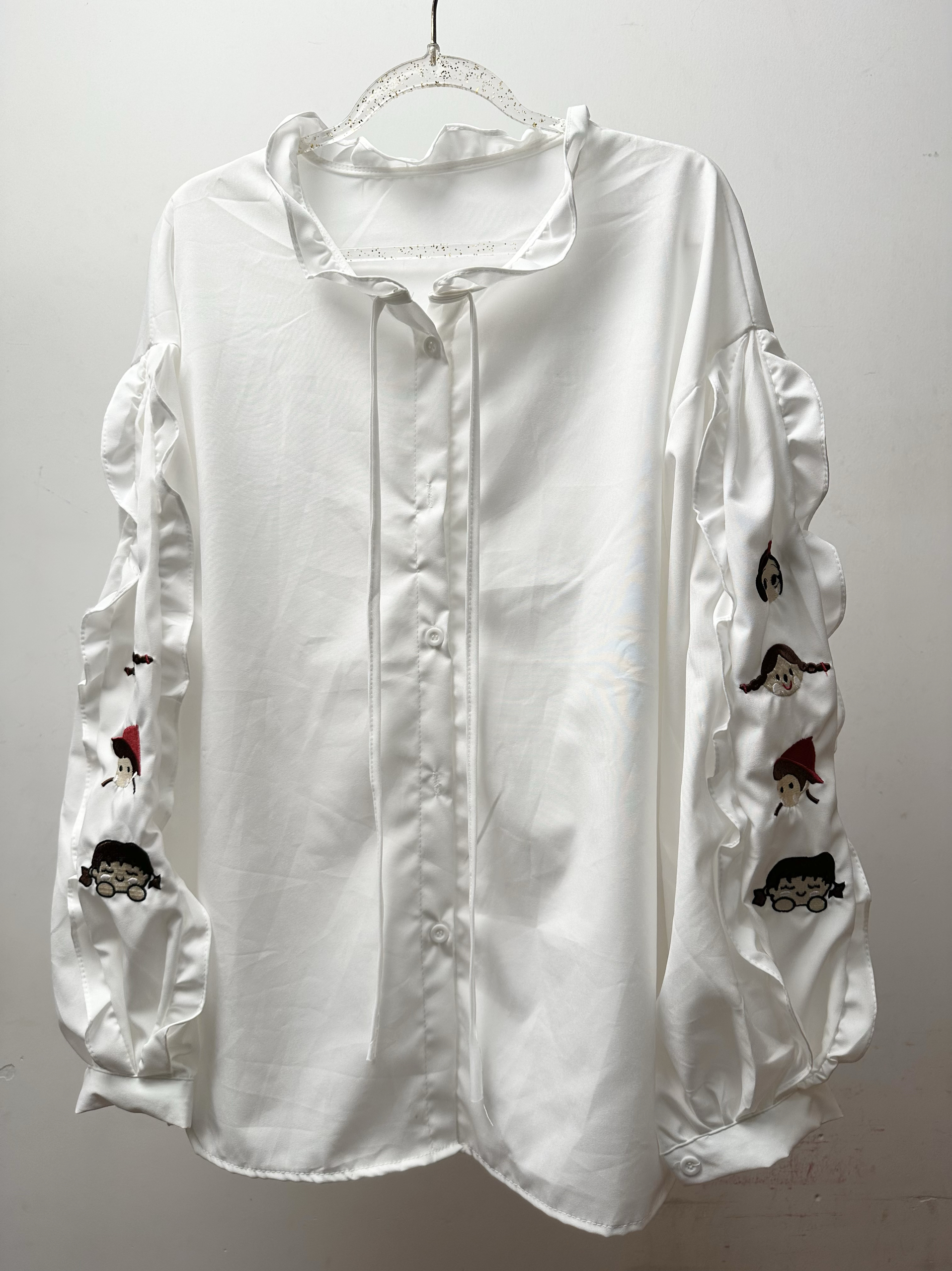 超好看重工刺绣衬衫女内搭2025早秋新款宽松设计感减龄洋气上衣