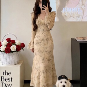法式感复古气质印花长袖连衣裙女春季新款收腰漂亮绝美长裙子